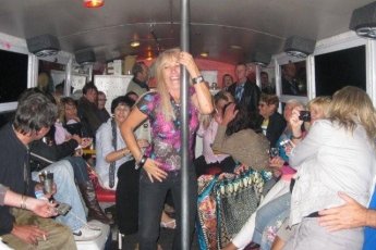 piggys-party-bus 19047